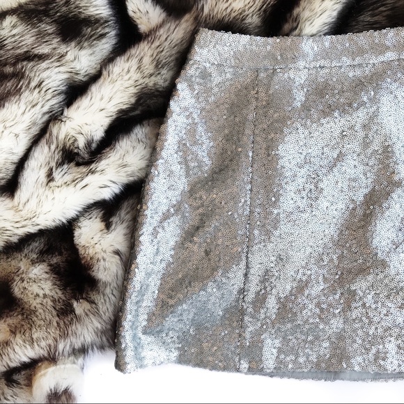 Decree silver sequin skirt - Picture 2 of 5